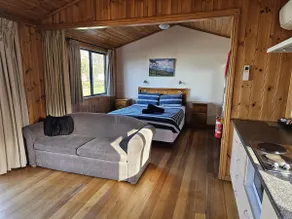 Easy Access Cabin - Image 4