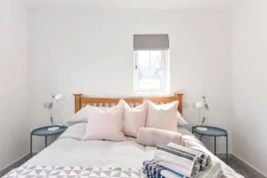 The Little House, boutique home near the sea - Image 4