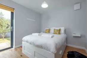 The Hepburn Garden House - Image 2