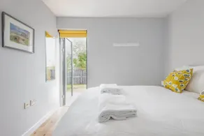 The Hepburn Garden House - Image 3