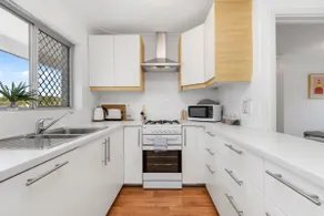 22 Superb Subiaco Apt for Couplesparkng - Image 4