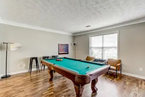 ☆ Sleeps 10! 4 bedroom Duluth home w pool table ☆ - Image 5