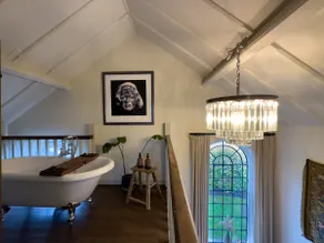 Romantic Cotswolds Chapel Cottage - Image 2