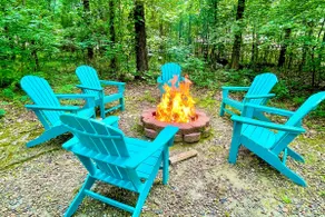 Broken Bow Cabin w/ Hot Tub, Near Hiking + Fishing - Image 2