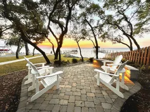 Bayfront Lodge-Beautiful & Unique East Bay Retreat - Image 2