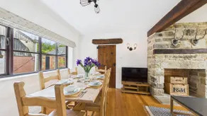 Tithe Barn a Stunning family home with panoramic views - Image 5