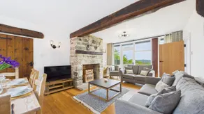 Tithe Barn a Stunning family home with panoramic views - Image 4