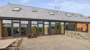 Barnekonvertering med malerisk udsigt til Downland, 6 sovepladser, tæt på Ryde Beach - Image 2