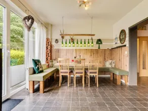 Vacation apartment near ski slopes - Image 3