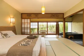 Coastal Setting Japanese themed Bamboo room - Image 3