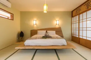 Coastal Setting Japanese themed Bamboo room - Image 4