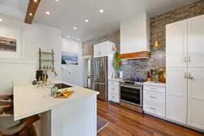 The Blue Door on Church Street | Spacious Two Bdrm - Image 3