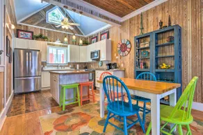 NOUVEAU! Cottage w / Porch - 3 min à pied de la baie de St Louis - Image 3