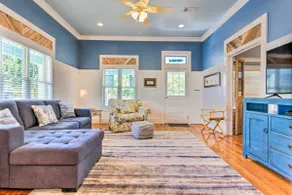 NOUVEAU! Cottage w / Porch - 3 min à pied de la baie de St Louis - Image 2