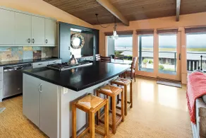 Wunderschön eingerichtete, weitläufige Eigentumswohnung mit Meerblick. Neu renoviert. - Image 5