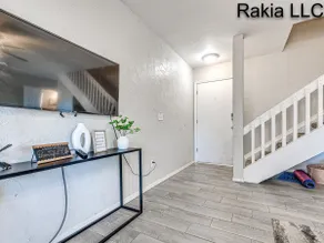Updated furniture! Amazing vibe - Image 5