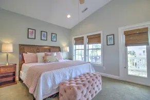 Beautiful 4BR 3BA Duplex Just Blocks from Ocean! - Image 5