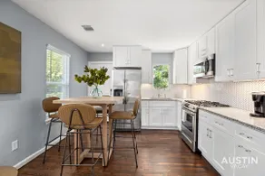 Gorgeous East Central Austin 2BD Close to Downtown - Image 2