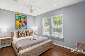 Gorgeous East Central Austin 2BD Close to Downtown - Image 3
