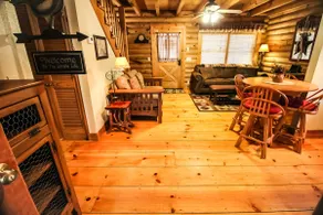 Your Mountain Escape Awaits 2br2ba King Beds Fire - Image 4