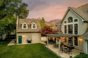 Chateau Woodlands in Salt Lake with Guesthouse and - Image 2