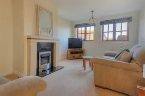 28 Barnes Meadow - Image 5