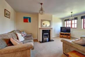 28 Barnes Meadow - Image 4