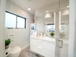 Bright European Loft In Venice Beach - Image 3