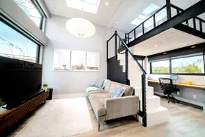 Bright European Loft In Venice Beach - Image 4