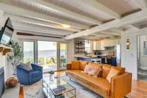 Coastal Portsmouth Home w/ Bay Access Near Newport - Image 4