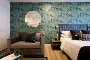 Studio Palms Steps from JeanTalon Market Full Bath by Den Stays - Image 4