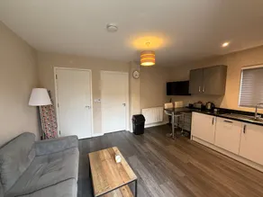 Contemporary 2-bedroom perfect for Families - Image 2