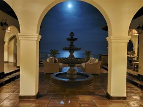 Hacienda: Infinity Jacuzzi + Ocean Sunset Views - Image 4