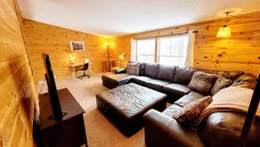 Secluded Getaway Access to 2 Lakes, Sauna, Game room - Image 2