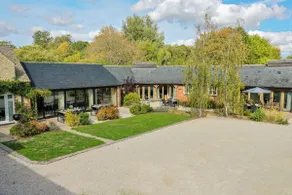 Collection of five spacious barns near Faringdon - Goodlake Barns - Image 5