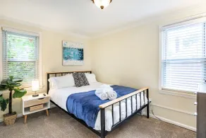 Renovated, Upscale Royal Oak Bungalow - Image 4