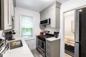 Renovated, Upscale Royal Oak Bungalow - Image 5