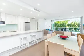 3 Bedroom Garden View Self Catering Apartment - Image 4