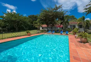 Secluded Oceanfront House with Large Pool and Gardens - Freyers Well Bay - Image 4