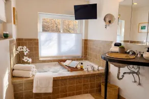 Stunning Views: 2 King Suites+Fire Pit+Fast WiFi - Image 4