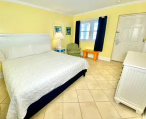 Pet-friendly, 3 Blocks to Beach, Pool, #112 - Image 5