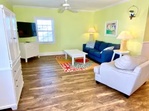 Pet-friendly, 3 Blocks to Beach, Pool, #112 - Image 4