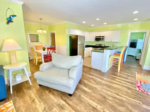 Pet-friendly, 3 Blocks to Beach, Pool, #112 - Image 3