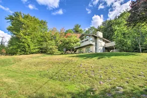 House w/ Balcony ~ 5 Mi to Cranmore Resort! - Image 3