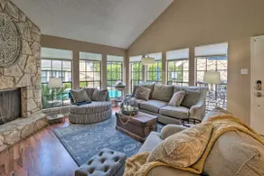 NEU! Horseshoe Bay Resort Townhome - In der Nähe von Lake LBJ! - Image 4