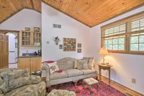 Couples Cabin - 5 Mi to DT Berkeley Springs! - Image 4