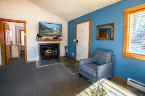 3 Bedroom Cabin with Mountain Views and Hot Tub - Image 2