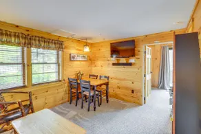 NY! Lake Pleasant Cabin: 3 tunnland, kajaker och strand! - Image 4