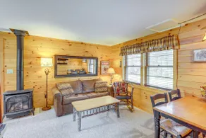 NY! Lake Pleasant Cabin: 3 tunnland, kajaker och strand! - Image 3