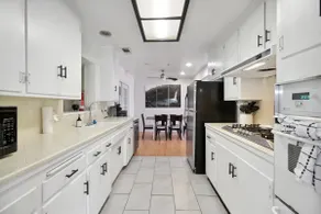 SunHouse 1410sqft BBQ 3xTVs Pets W/D Backyard - Image 3